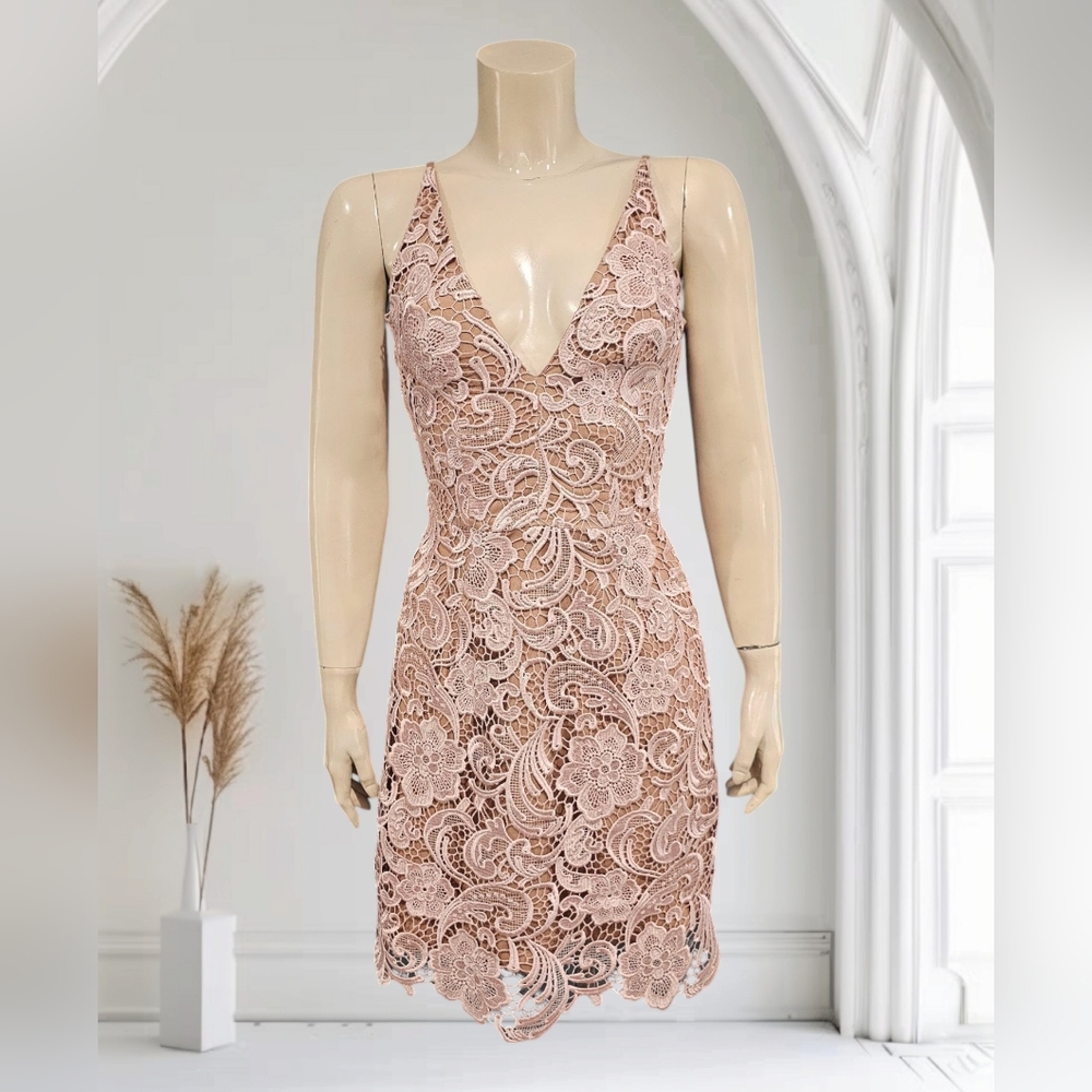 DRESS THE POPULATION Pink Crochet Lace Low Cut Mini Cocktail Bodycon Dress S